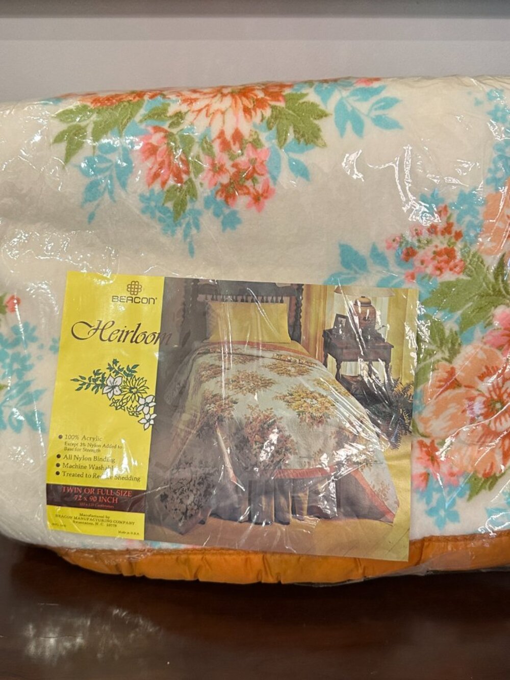 Vintage Beacon Heirloom Floral Blanket 72x90 Twin Full USA NOS Satin Trim Sealed
